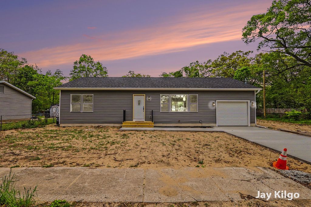 1284 James Avenue, Muskegon Twp, MI 49442