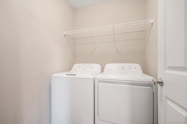 6030 Lahring Road, Fenton Charter Township, MI 48451