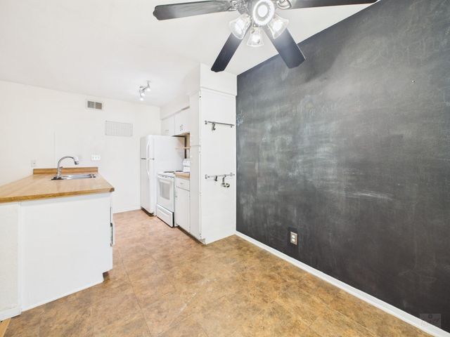 910 Duncan LN 26, Austin, TX 78705