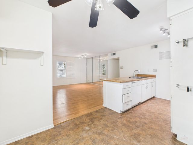 910 Duncan LN 26, Austin, TX 78705