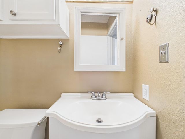 910 Duncan LN 26, Austin, TX 78705