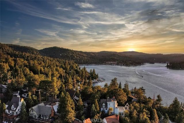 481 Heliotrope Drive, Lake Arrowhead, CA 92352