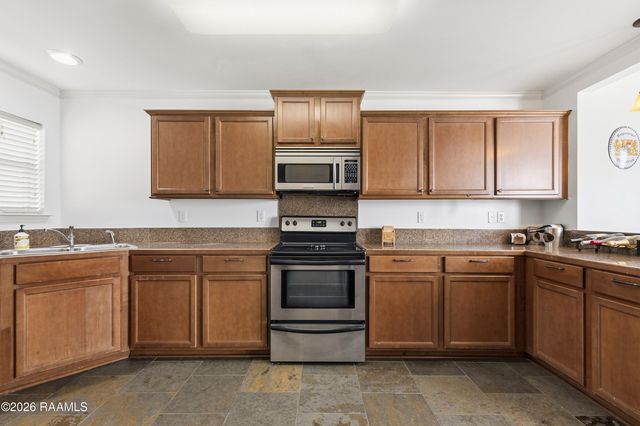 125 Tall Oaks Lane, Youngsville, LA 70592