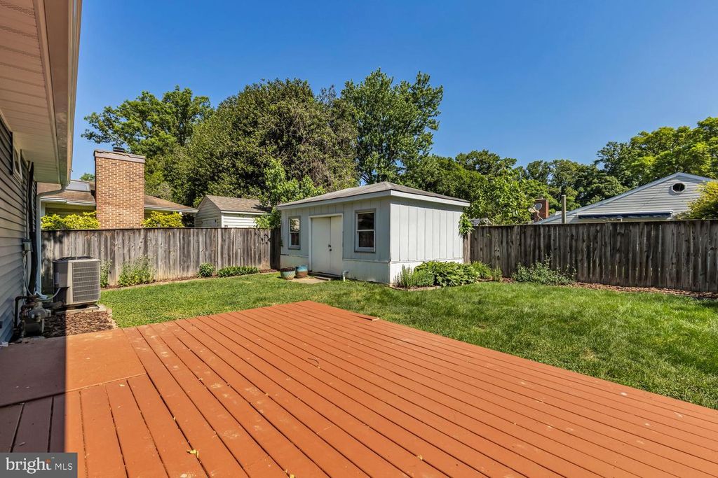 Image 16 of property listing at 3913 DECATUR AVE, Kensington, MD 20895