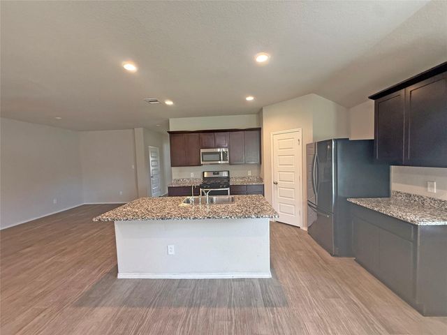 6806 Amber Cliff Lane, Richmond, TX 77469