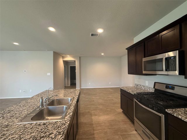 6806 Amber Cliff Lane, Richmond, TX 77469