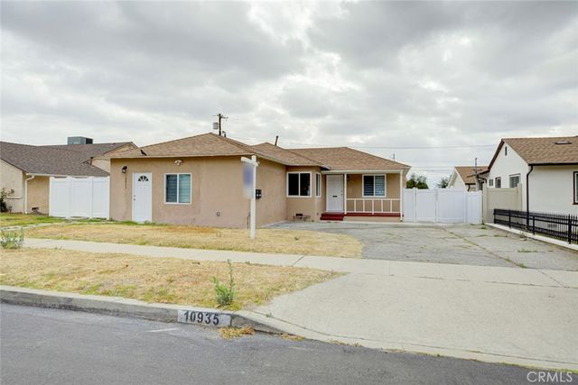 10935 Nassau Avenue, Sunland, CA 91040