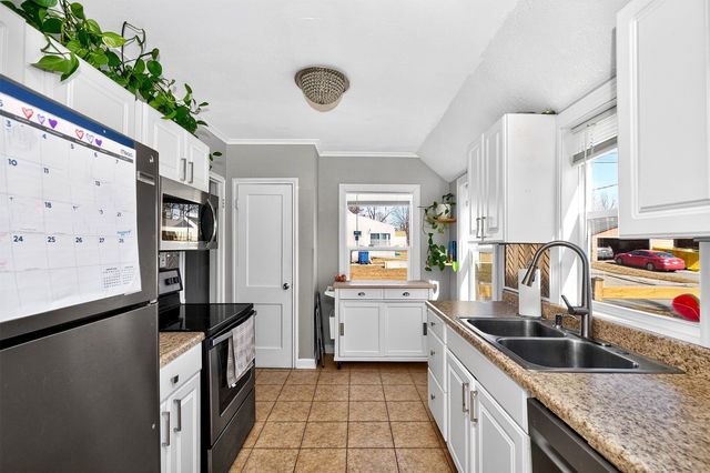 1715 61st Street, Urbandale, IA 50322