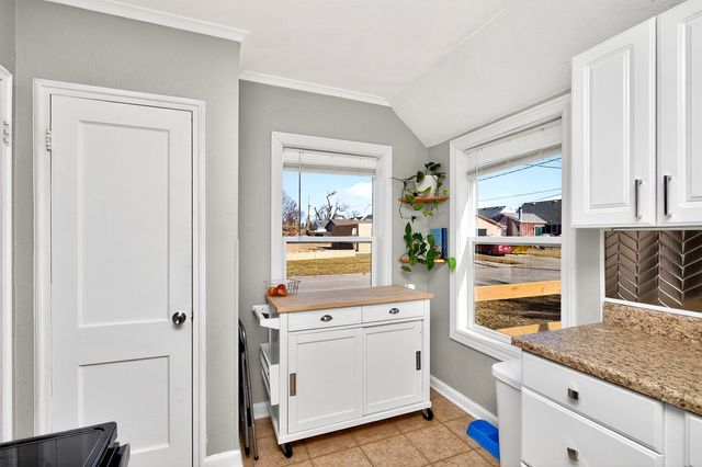 1715 61st Street, Urbandale, IA 50322