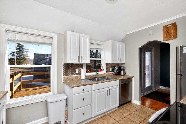 1715 61st Street, Urbandale, IA 50322