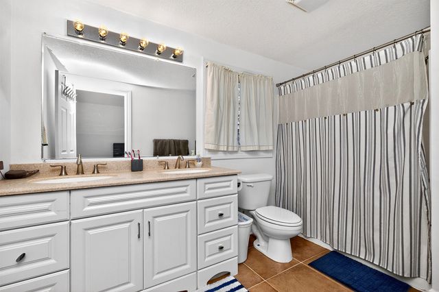 1715 61st Street, Urbandale, IA 50322