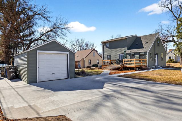 1715 61st Street, Urbandale, IA 50322