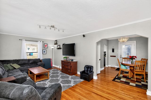 1715 61st Street, Urbandale, IA 50322