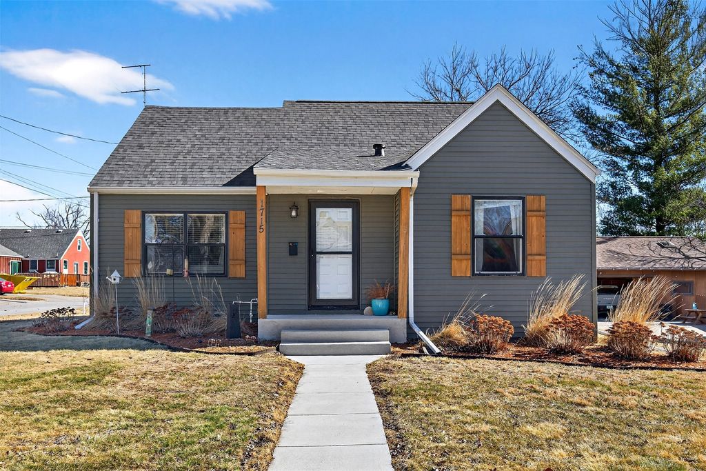 1715 61st Street, Urbandale, IA 50322