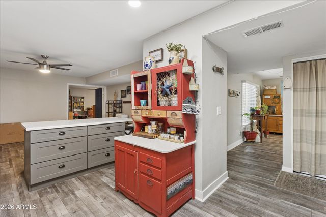 5836 W WINCHCOMB Drive, Glendale, AZ 85306