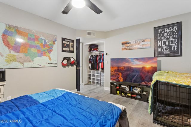 5836 W WINCHCOMB Drive, Glendale, AZ 85306