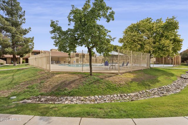 5836 W WINCHCOMB Drive, Glendale, AZ 85306