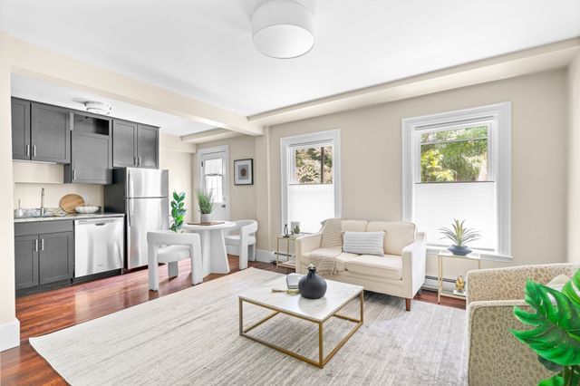 111 Eutaw St 1A, Boston, MA 02128