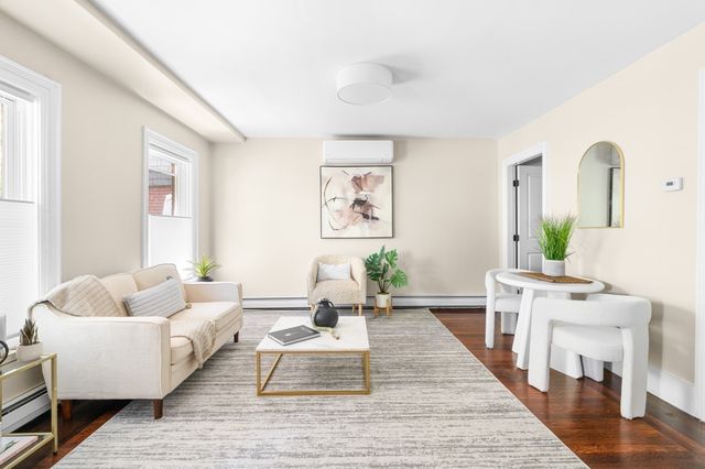 111 Eutaw St 1A, Boston, MA 02128