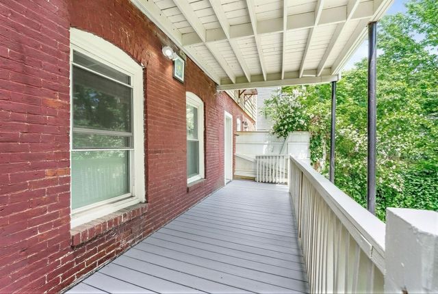 111 Eutaw St 1A, Boston, MA 02128