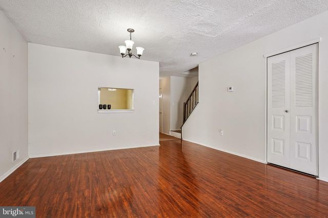 8 MARSH, Lawrence, NJ 08648