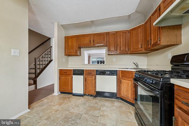 8 MARSH, Lawrence, NJ 08648