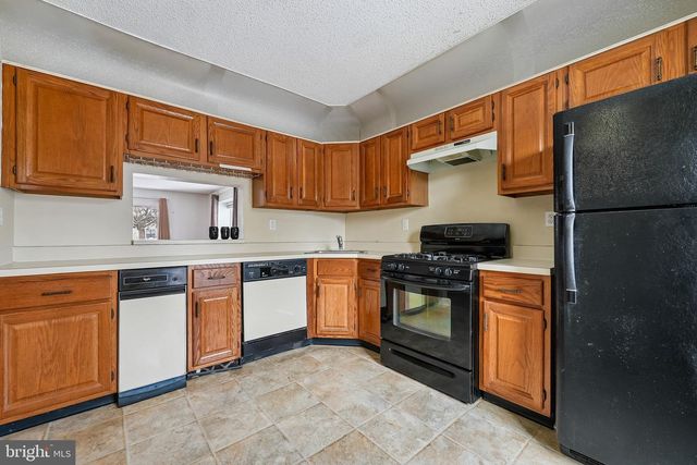 8 MARSH, Lawrence, NJ 08648