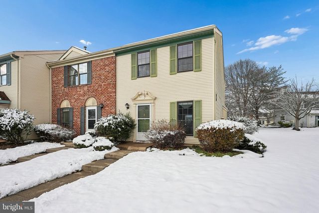 8 MARSH, Lawrence, NJ 08648