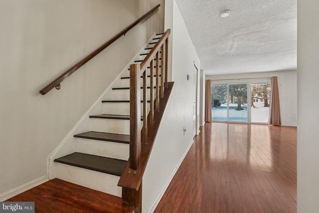 8 MARSH, Lawrence, NJ 08648