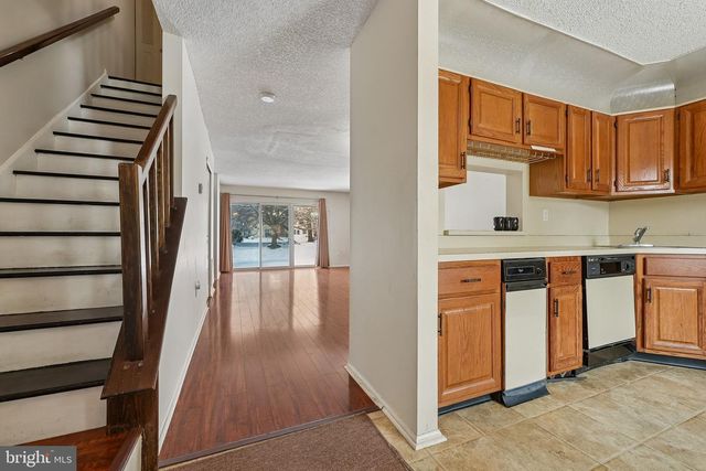 8 MARSH, Lawrence, NJ 08648