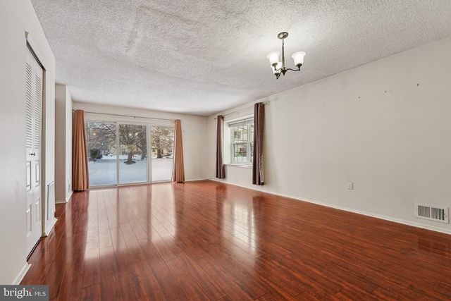 8 MARSH, Lawrence, NJ 08648