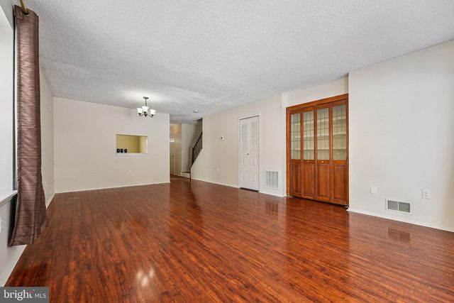 8 MARSH, Lawrence, NJ 08648