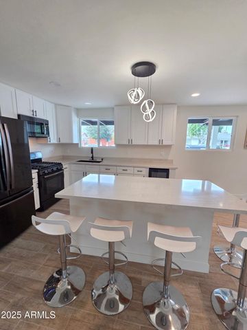 5833 W ROSEWOOD Lane, Phoenix, AZ 85031