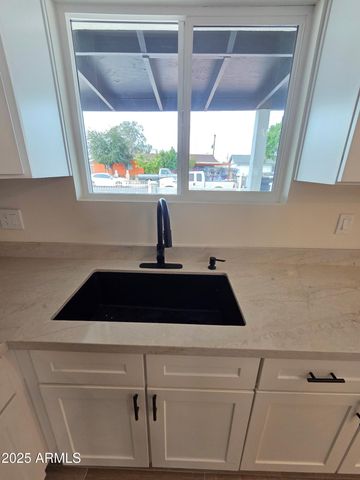 5833 W ROSEWOOD Lane, Phoenix, AZ 85031