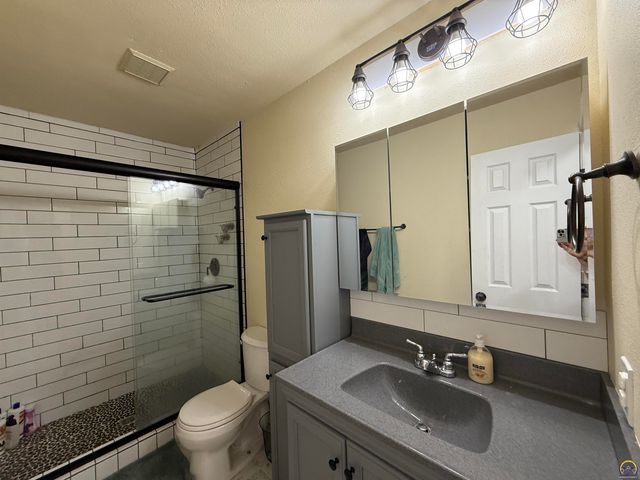 529 Melody Ct, Carbondale, KS 66523