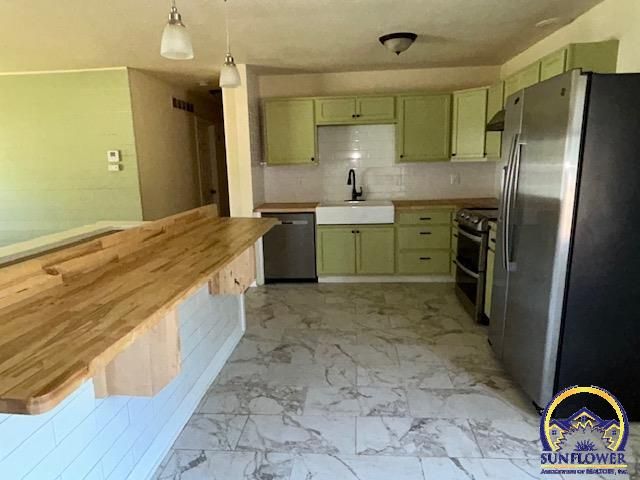 529 Melody Ct, Carbondale, KS 66523