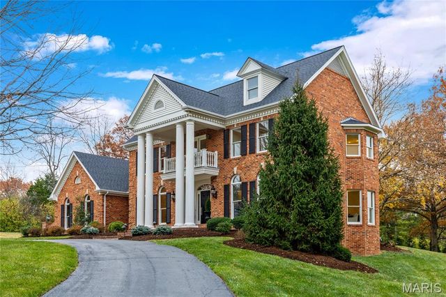 822 Town And Country Estates Drive, Town And Country, MO 63141