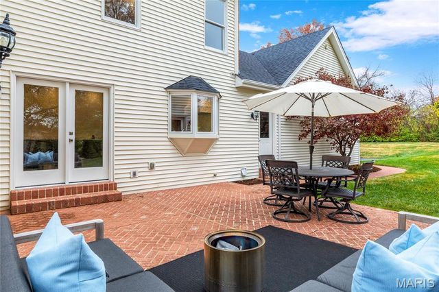 822 Town And Country Estates Drive, Town And Country, MO 63141