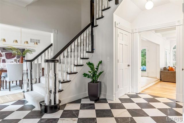 822 Town And Country Estates Drive, Town And Country, MO 63141