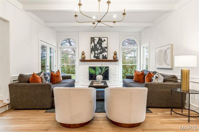 822 Town And Country Estates Drive, Town And Country, MO 63141