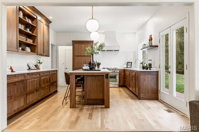 822 Town And Country Estates Drive, Town And Country, MO 63141