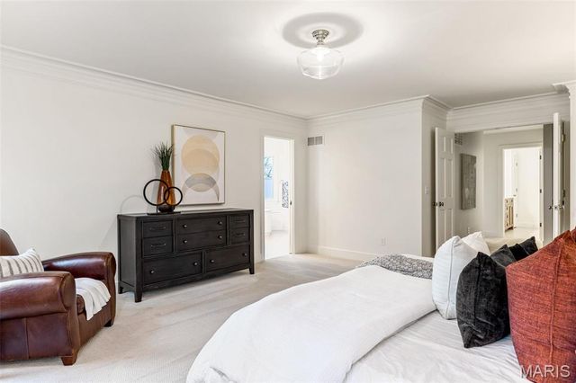 822 Town And Country Estates Drive, Town And Country, MO 63141