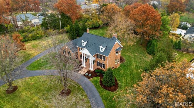 822 Town And Country Estates Drive, Town And Country, MO 63141