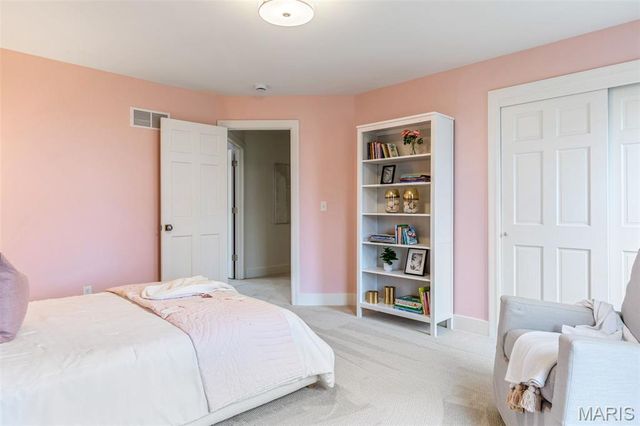 822 Town And Country Estates Drive, Town And Country, MO 63141