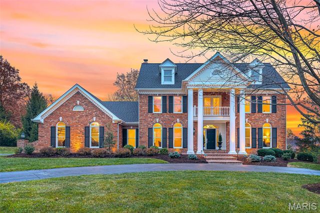 822 Town And Country Estates Drive, Town And Country, MO 63141