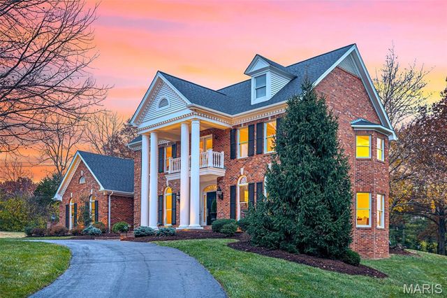 822 Town And Country Estates Drive, Town And Country, MO 63141