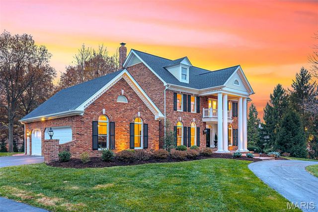 822 Town And Country Estates Drive, Town And Country, MO 63141