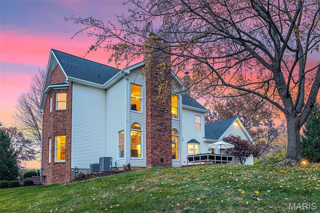 822 Town And Country Estates Drive, Town And Country, MO 63141