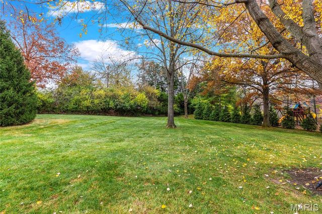 822 Town And Country Estates Drive, Town And Country, MO 63141