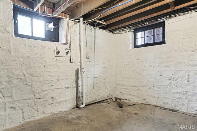 1600 Veronica Avenue, St Louis, MO 63147